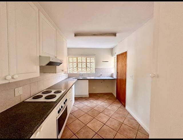 2 BEDROOM TOWNHOUSE FOR SALE IN MAGALIESKRUIN